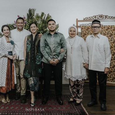 7 Momen Anggi Kadiman Eks Istri Tora Sudiro & Mieke Amalia Kompak di Lamaran Nabila
