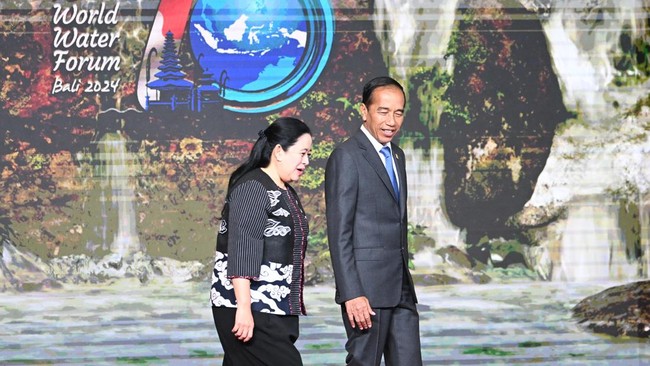 Jokowi membeberkan isi perbincangan dengan Puan Maharani saat menghadiri gala dinner World Water Forum (WWF) ke-10 di Bali.