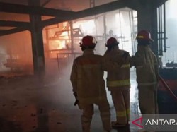 Kebakaran Pabrik Tekstil di Bogor Padam, Api dari Mesin Cetak Sablon Kaus