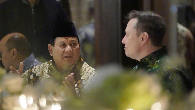 Presiden terpilih RI Prabowo Subianto berjumpa dengan CEO SpaceX Elon Musk di sela aktivitas pembukaan World Water Forum (WWF) ke-10 di Bali.