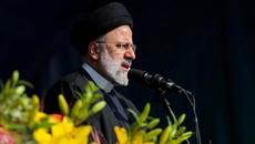 Presiden Iran Ebrahim Raisi Dilaporkan Tewas usai Helikopter Jatuh