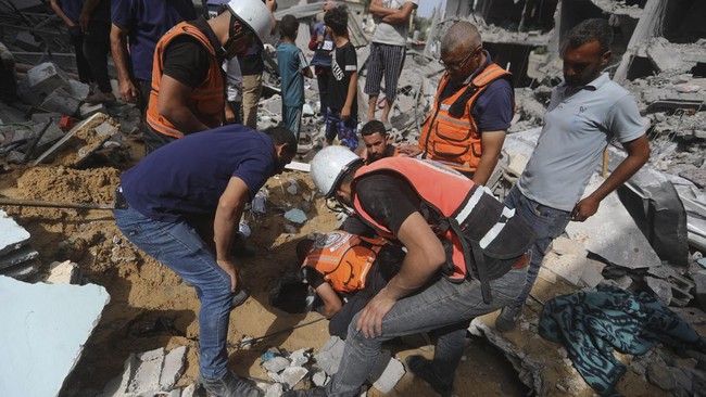 Israel tetap membombardir Jalur Gaza Palestina, termasuk Rafah, pada Sabtu (25/5), sehari setelah International Court of Justice memerintahkan setop agresi.
