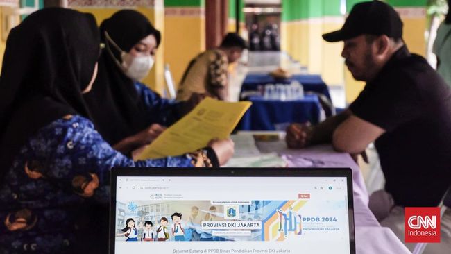 Supaya orang tua dan CPDB bisa mempersiapkan diri untuk mendaftar sekolah tahun ini, berikut rincian jadwal lengkap PPDB Jakarta 2024.
