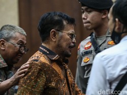 Respons SYL soal Permintaan Durian Puluhan Juta hingga Sapi Kurban