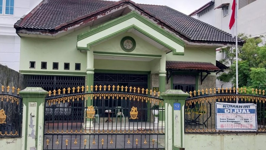 Tampilan depan rumah keluarga Babe Cabita di Medan&period;