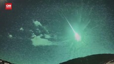 VIDEO: Momen Komet Pancarkan Sinar Biru saat Lintasi Langit Portugal