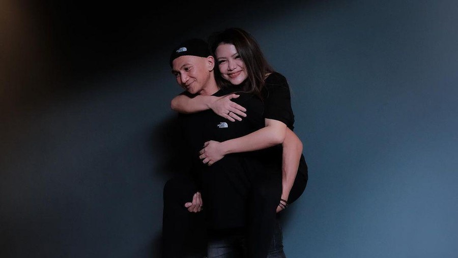 Kebersamaan Anji dan Wina Natalia