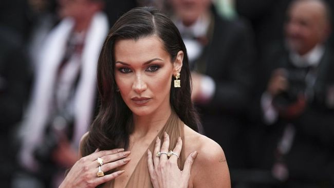 Bella Hadid Kembali Beraksi untuk Palestina, Tonton Aktingnya di Video Gaza is Calling!
