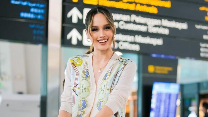 img-title Get The Look: Ide Outfit ke Kampus dari Cinta Laura, Pakai Brand Favorit Mbak-mbak SCBD