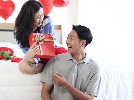 15 Ide Kado untuk Suami yang Sederhana tapi Berkesan dan Bermanfaat