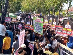 Puluhan Ribu Orang dari 14 Kecamatan di Sampang Dukung Pj Bupati Evaluasi ASN