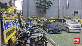 Kantor Indonesia Flying Club Dipenuhi Karangan Bunga Duka Cita
