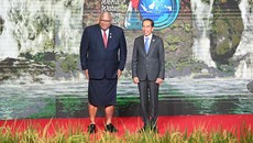 Mengenal Sulu, Rok yang Dikenakan Presiden Fiji di WWF Bali