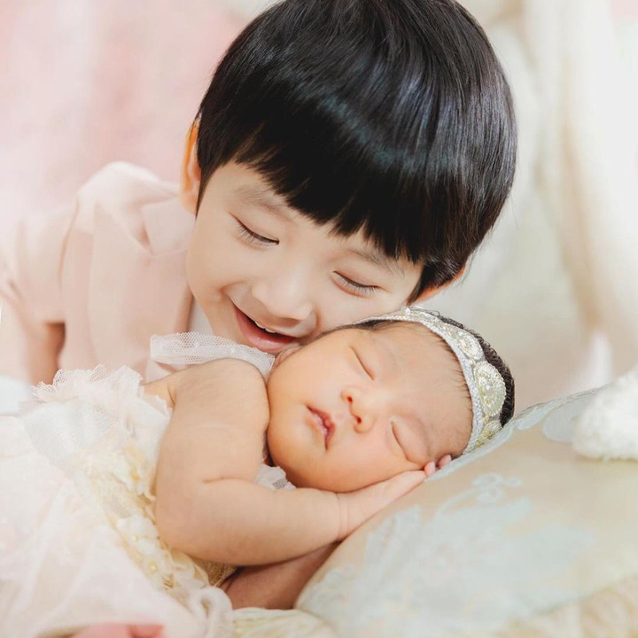 <p>Brielle lahir pada 4 Januari 2024, Bunda. Sebelumnya, Brielle memiliki seorang kakak laki-laki tampan yang bernama Pierce Davidson. (Foto: Instagram: @billydavidson_)</p>