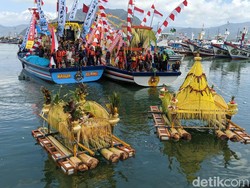 Upacara Adat Larung Sembonyo, Momen Antara Kebahagiaan dan Keprihatinan