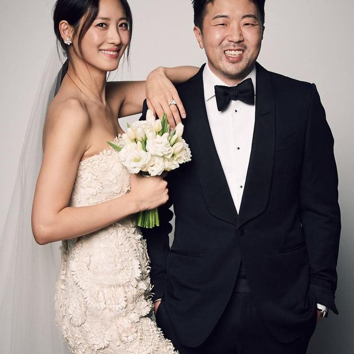 <p>Aktris kedua yang menikah dengan orang kaya adalah Soo Hyun atau Claudia Kim. Ia menikah dengan suaminya yang merupakan orang Korea-Amerika, Matthew Shampine, startup founder yang berbasis di Seoul. (Foto: Instagram @mjshampine)</p>