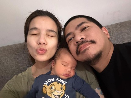 7 Potret Ekspresi Gemas Baby Jared Anak Kelima Sheila Marcia di Usia 4 Bulan