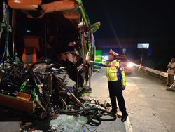 Bus Wisata SMP PGRI 1 Wonosari Kecelakaan di Tol Jombang, Begini Status Uji Kelaikannya