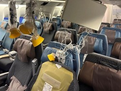 Cerita Penumpang Selamat dari Turbulensi Maut, Tak Lepas Sabuk Pengaman