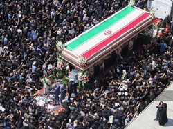 Penuhi Kota Taheran, Warga Ikuti Prosesi Pemakaman Presiden Ebrahim Raisi