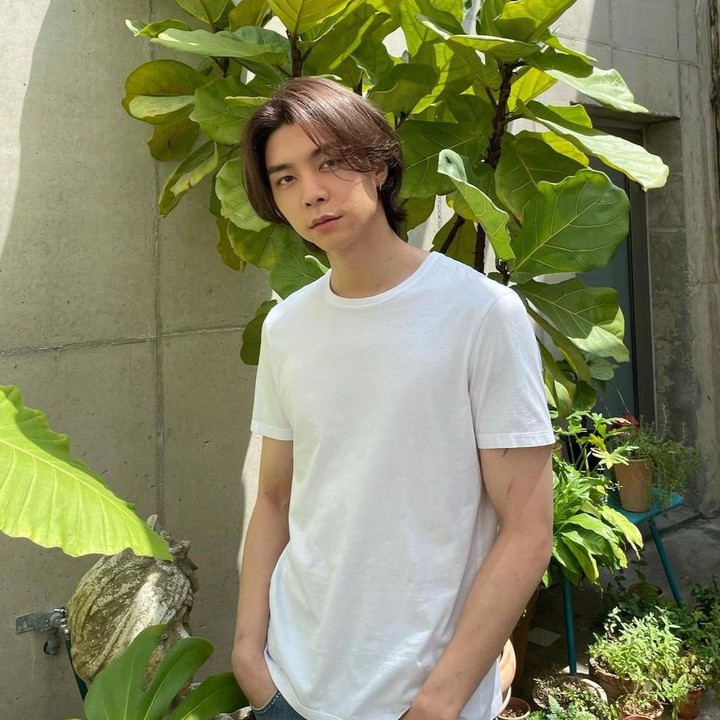 <p>Johnny NCT adalah idol Korea-Amerika yang berlatar belakang keluarga kaya. Diketahui bahwa ibunda Johnny adalah CEO perusahaan periklanan yang berbasis di Chicago. (Foto: Instagram @johhnyjsuh)</p>