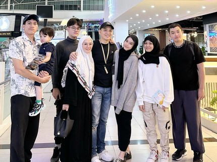 5 Potret Lyra Virna & Fadlan Muhammad Bersama Enam Anaknya, Selalu Kompak Bun