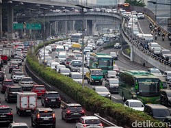Macet Jakarta Bikin Rugi Rp 100 T, Warga Masih Ogah Naik Transportasi Umum