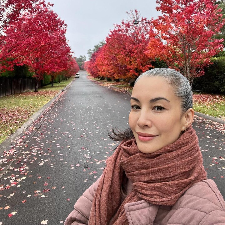 <p>Lewat media sosial, Nadya Hutagalung kerap membagikan potret kehidupannya di Australia yang lebih tenang, Bunda. Intip saja potretnya ketika sedang menikmati suasana musim gugur di Southern Highlands. (Foto: Instagram @nadyahutagalung)</p>