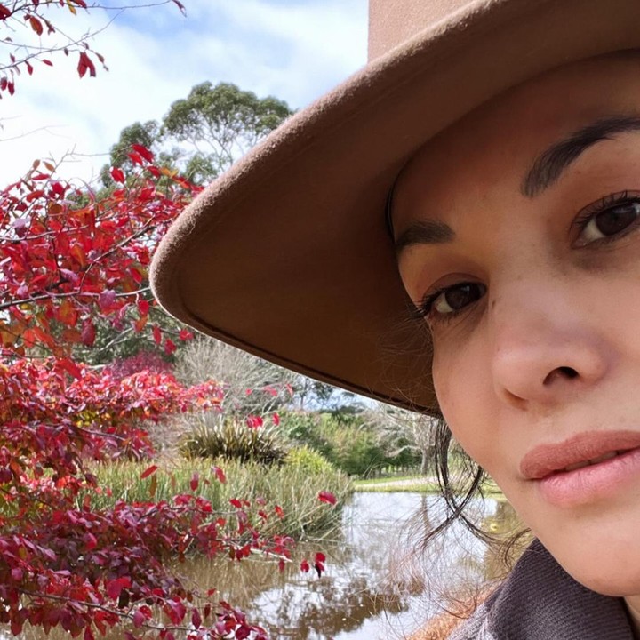 <p>Tak cuma membagikan potret wajah cantiknya, Nadya Hutagalung juga kerap memperlihatkan pesona alam di tanah kelahirannya itu. (Foto: Instagram @nadyahutagalung)</p>