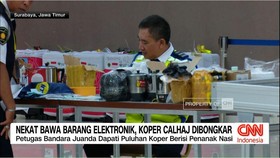 VIDEO: Nekat Bawa Barang Elektronik, Koper Calon Haji Dibongkar