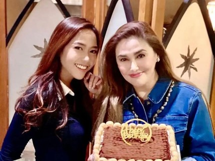 5 Potret Anak Angkat Nia Zulkarnaen dan Ari Sihasale yang Kini Berusia 30 Th