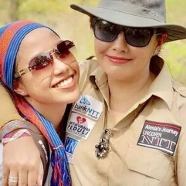 <p>Nicole juga menulis ucapan manis di kolom <em>caption</em>. Ia berharap agar sang ibunda selalu diberi kesehatan dan kebahagiaan dalam hidup. "<em>Happy birthday dear</em> Mama @alenia259 ~19 Mei 2024~. Semoga selalu diberikan kesehatan oleh Allah SWT, Selalu dalam kebahagiaan, Selalu dalam lindungan Tuhan YME. <em>So grateful for you</em>," tulisnya. (Foto: Instagram @nicolechristy.o)</p>