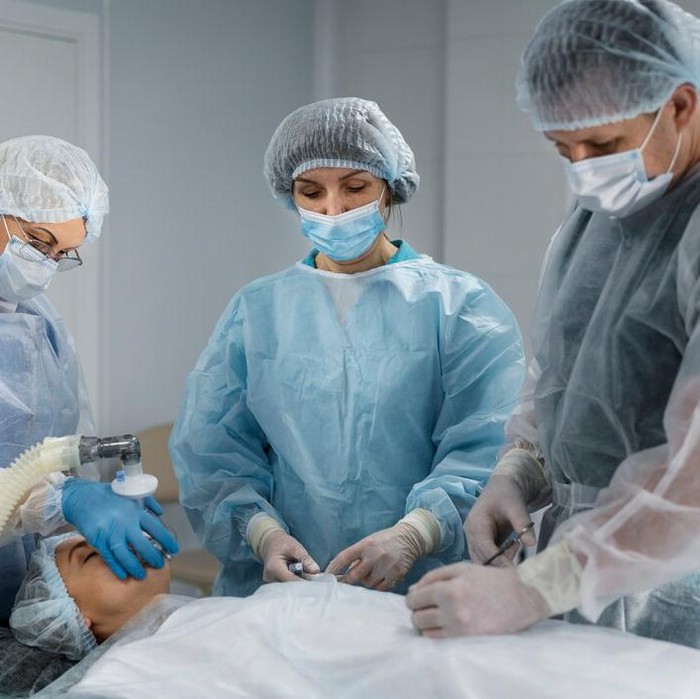 Pasien operasi/Foto: Freepik.com/freepik