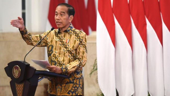 Presiden Jokowi diberikan rumah pensiun dengan luas tanah sekitar 12 ribu meter persegi di Colomadu, Karanganyar, Jawa Tengah. Standarnya diatur dalam Permenkeu