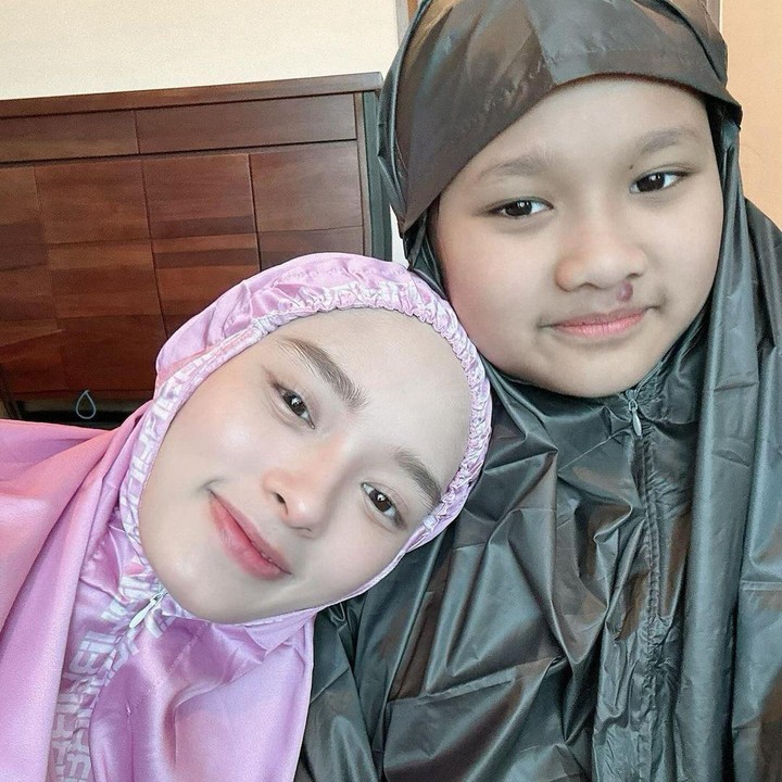 <p>Dalam unggahan tersebut, Inara mengungkap bahwa Starla adalah sahabatnya sejak hari pertama dilahirkan. Tidak hanya itu, Inara pun mendoakan agar di usianya ini, Starla selalu mendapatkan berkah dalam hidupnya.  (Foto: Instagram: @mommy_starla)</p>