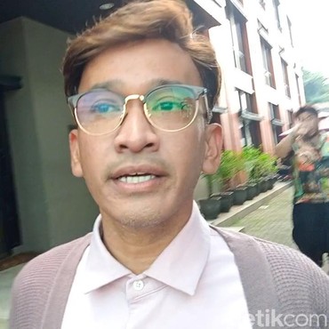 Wendi Cagur Dilarikan ke Rumah Sakit, Ruben Onsu Panik