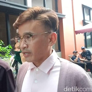 Ruben Onsu Klarifikasi Soal Hubungannya dengan Desy Ratnasari, Katanya...