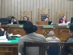 Kanit Tipikor Terima Rp 100 Juta dari Bupati Erik, Hakim: Tak Lapor Kapolres?