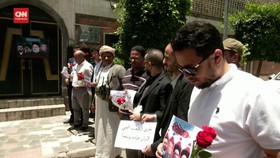 VIDEO: Houthi Yaman Ikut Berduka, Beri Penghormatan ke Mendiang Raisi