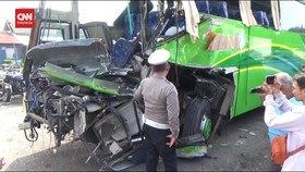 VIDEO: Bus Rombongan Study Tour Tabrak Fuso. Guru dan Awak Bus Tewas