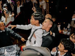 Keseruan Winky Wiryawan Nge-DJ di Depan Anak SD
