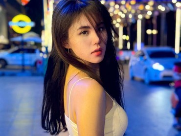 img-title Penjelasan Zoe Levana & Gus Zizan soal Video Mesra di Kelab, Duga Memang Sengaja Disebar