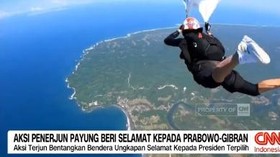 VIDEO: Aksi Penerjun Payung Beri Selamat Kepada Prabowo Gibran