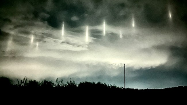 Viral 9 Pilar Cahaya di Langit Jepang yang Dianggap UFO 4 Viral 9 Pilar Cahaya di Langit Jepang yang Dianggap UFO