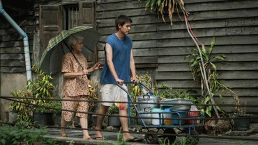 img-title Review 'How To Make Millions Before Grandma Dies': Film Keluarga yang Banjir Air Mata