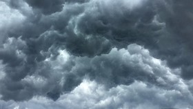 NASA Ungkap Penyebab Munculnya Awan Bolong seperti di Jember
