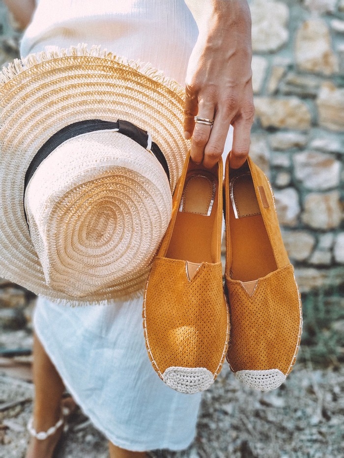 5 Jenis Sepatu yang Perlu Kamu Pikirkan Ulang Sebelum Beli