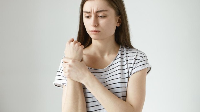 Kenali 5 Ciri Terkena Asam Urat di Usia Muda dan Cara Terbaik Pengobatannya, Simak Yuk!