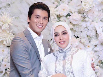 7 Potret Kehamilan Pertama Syahrini di Usia 43 Tahun, Banjir Ucapan Selamat dari Sahabat