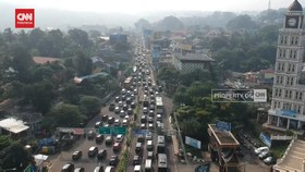 VIDEO: Libur Waisak, Simpang Gadog ke Puncak Macet 5 KM